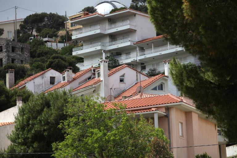 Αυθαίρετα: Όλα νόμιμα με το μισό πρόστιμο – Ποιοι και πως γλιτώνουν χρήματα (Πίνακες)
